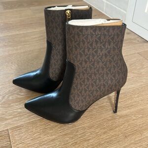 LMicheal Kors Rue Stiletto Booties SIZE 6 Womens